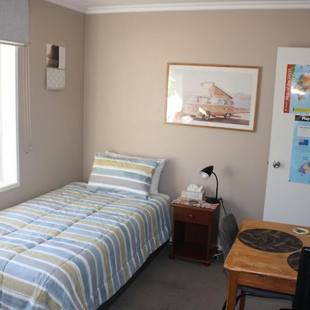 Glamis Ave Shared Home B&B ニュープリマス エクステリア 写真